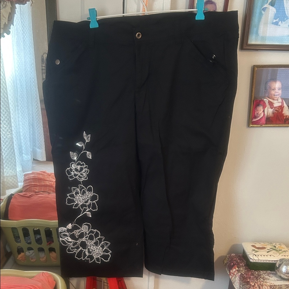 Venezia Black Pants with White Embroidery